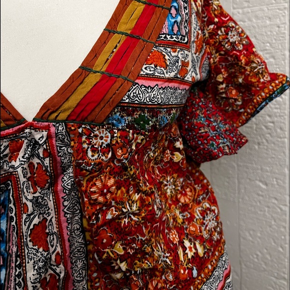 small blouse - Picture 3 of 5